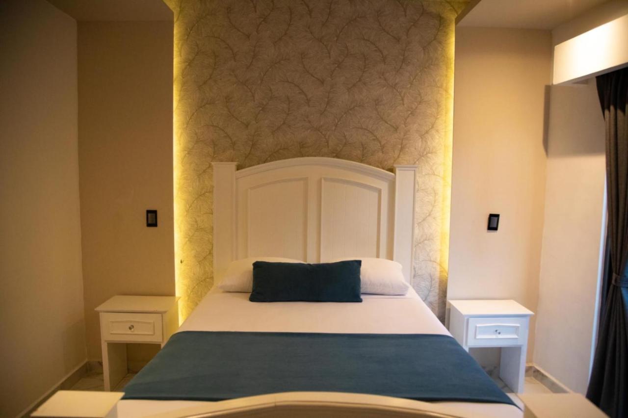 Hotel Boutique Monarca El Paraiso Bagian luar foto